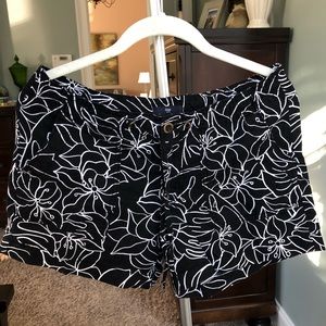 Gap Women’s Linen Shorts